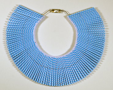 blau gestreift
