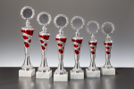 Ständer-Trophäe in 6 Größen - rot/silber